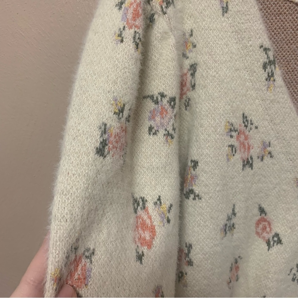 Daily Practice by Anthropologie Floral Printed Cropped Sweater Cream Pink XL - Picture 6 of 7